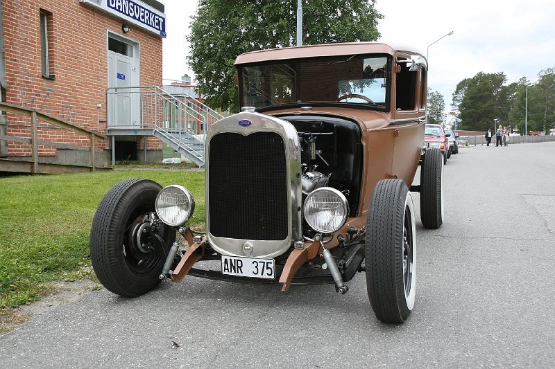 IMG_0285.JPG - Een oldtimer op het "zaterdagfestijn" in Vilhelmina. Volgens mij een achtcilinder!