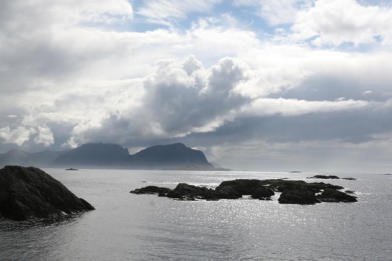 IMG_0695r.JPG - De Noorse kust kent fantastische wolkenluchten...