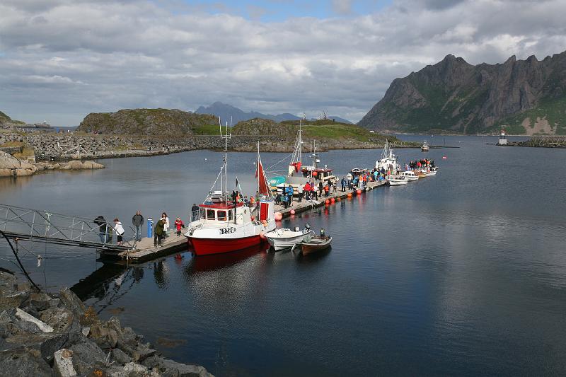 IMG_0791.JPG - Het dorp Hovden organiseert vandaag een viswedstrijd.